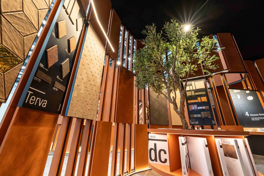 DECOCER_Earth in motion_Cersaie 2026